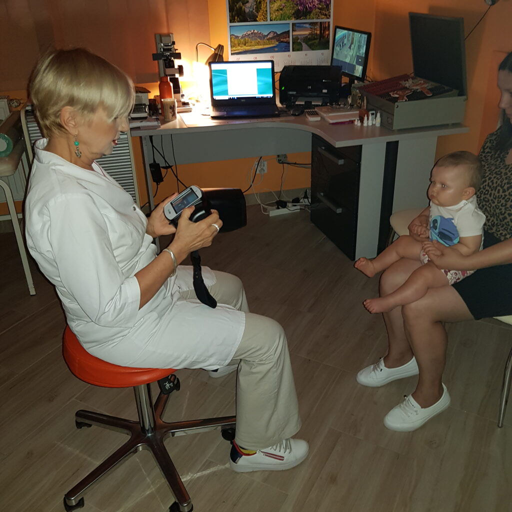 Wizyta z małym dzieckiem u okulisty dziecięcego w Tarnowie