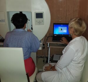 Badanie okulistyczne w gabinecie w Tarnowie